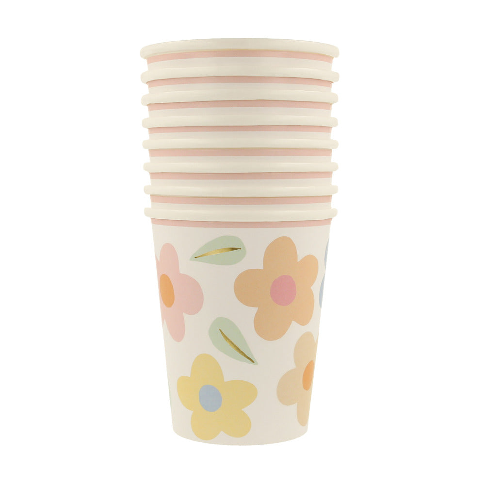 Vasos con diseño de margaritas pastel