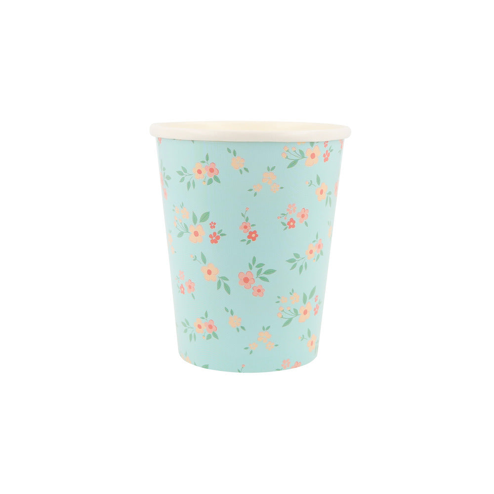 Vasos racimos de flores