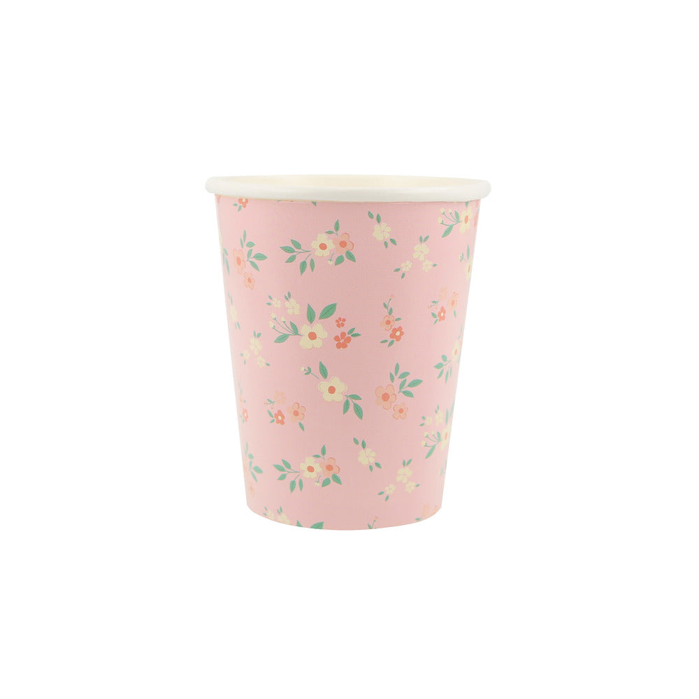 Vasos racimos de flores