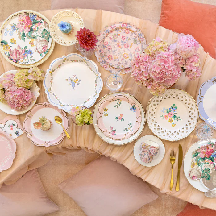 Platos con forma de jarrón Rococó floral