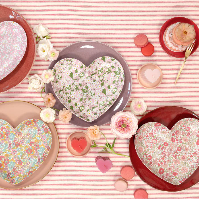 Set x 4 platos de melamina con forma de corazón Liberty