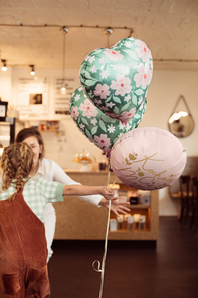 Globo metalizado corazón - verde con flores
