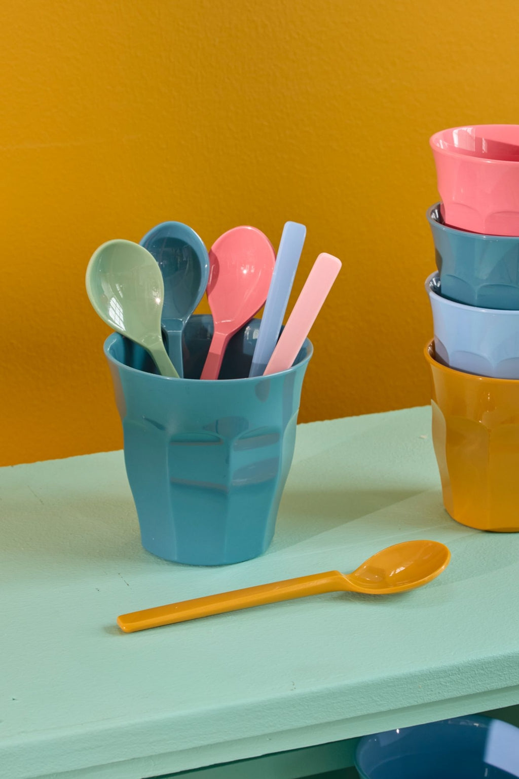 Pack 6 cucharas de melamina - colores All you need is Love and Colors