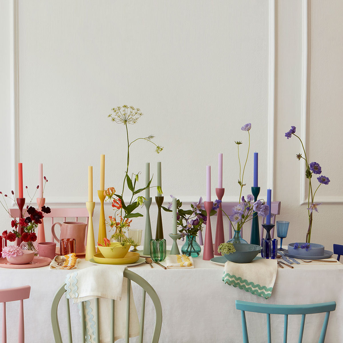 Velas de mesa - multicolor (12 unidades)