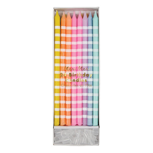 Con estas maravillosas velas, la torta se verá aún más linda !!! El pack contiene 24 velas largas rayas en 6 colores pastel: amarillo, rosado, celeste, damasco, lila y verde menta.
