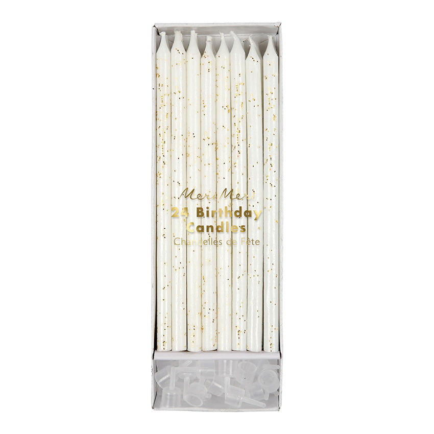 Con estas maravillosas velas, la torta se verá aún más linda !!! El pack contiene 24 velas largas en colores blanco con glitter dorado.