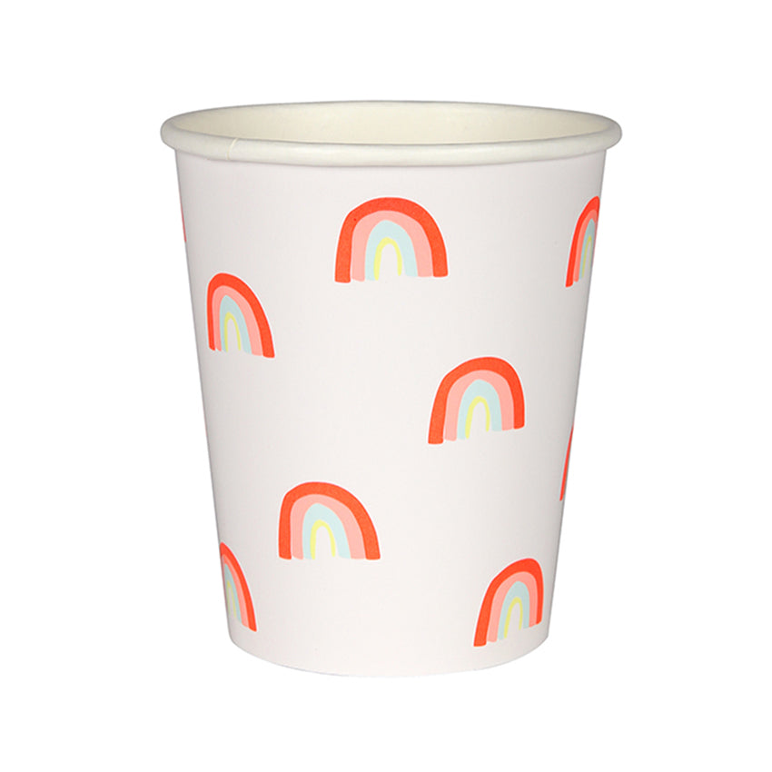 Estos vasos con imágenes de arcoiris de Meri Meri son soñados ! El diseño del arcoiris es suave y delicado, parece pintado con acuarela. Ideales para baby showers, bautizos y fiestas de cumpleaños. Combinan muy bien con toda la linea de arcoiris y unicornios de Meri Meri.