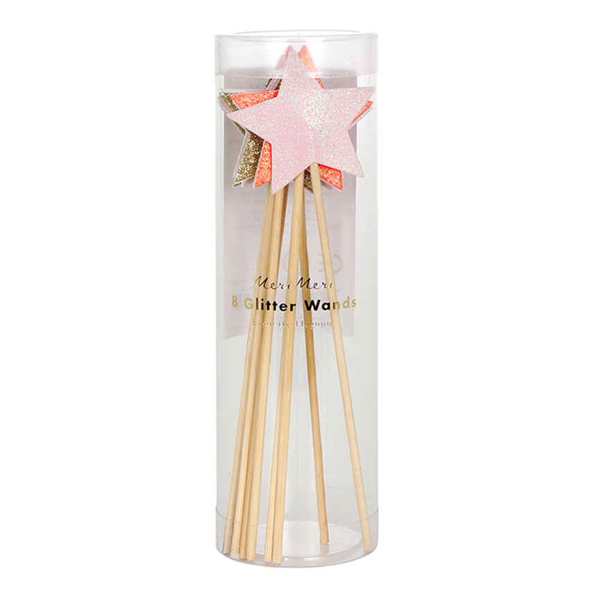 Estas varitas mágicas con punta de estrella de colores glitter de la línea "Fairy" de Meri Meri, serán sin duda un éxito en cualquier celebración. Combínalas con otros productos de la línea "Fairy", princesas, bailarinas o básicos de Meri Meri, para lograr una mezcla única y especial !