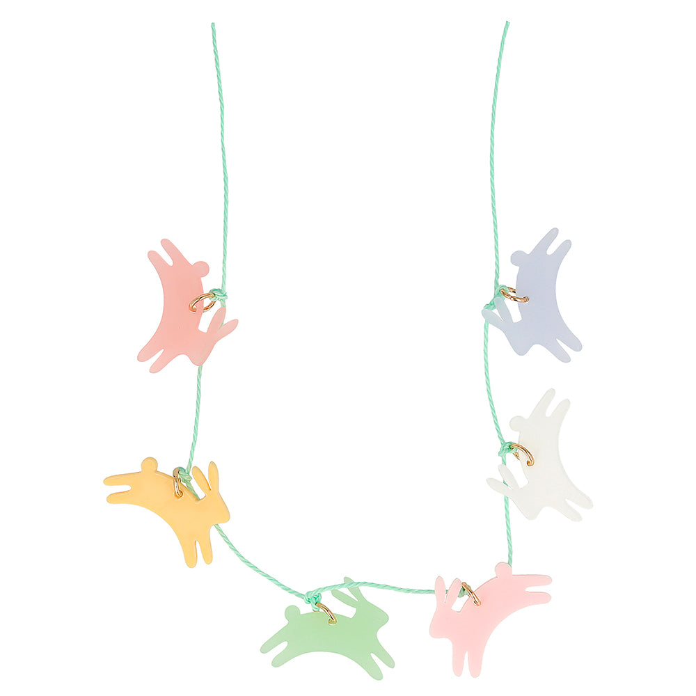 Collar - conejos saltando