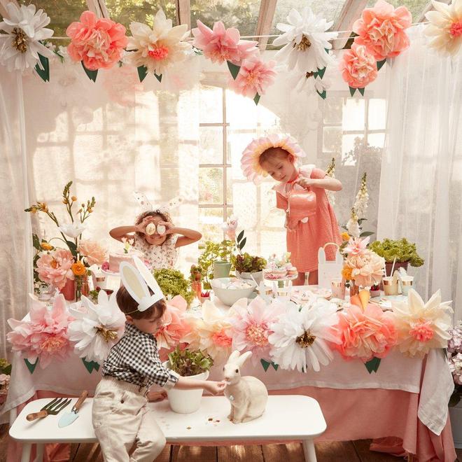 Guirnalda de flores gigantes