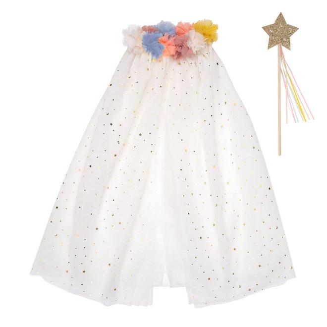 Capa con cuello de pompones
