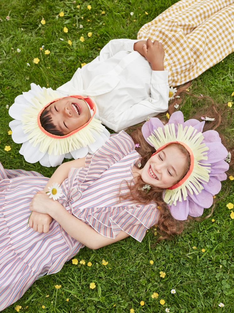 Coronas - bonete con forma de flor pastel