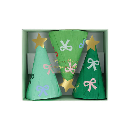 Bolitas sorpresa con forma de arbol de Navidad