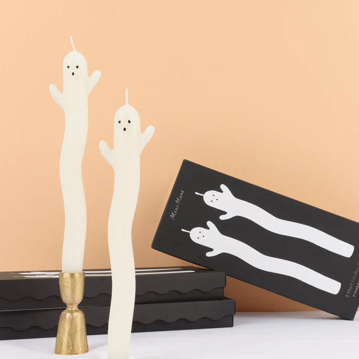 Velas de mesa largas con forma de fantasma