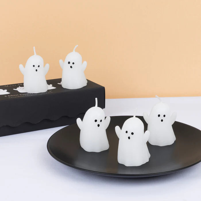 Velas de mesa pequeñas con forma de fantasma