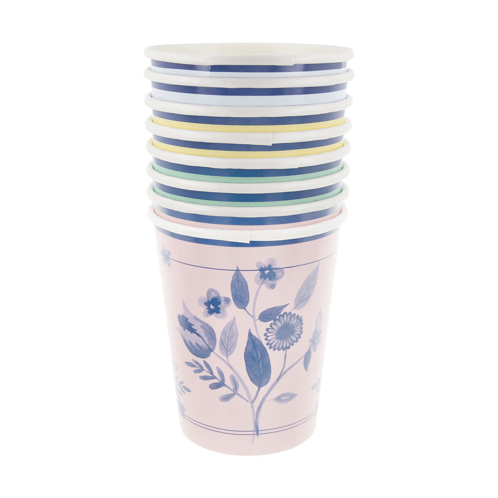 Vasos con diseño botánico vintage