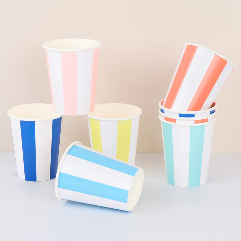 Vasos rayas colores de playa