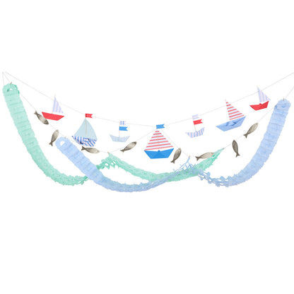 Guirnaldas barcos, peces y olas
