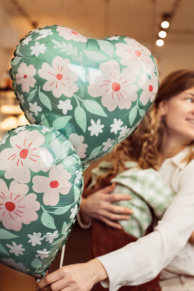 Globo metalizado corazón - verde con flores