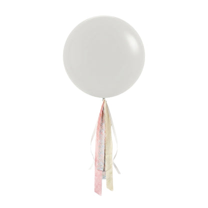 Globo XL 50 cm inflado con helio, cola de telas y peso - CREMA