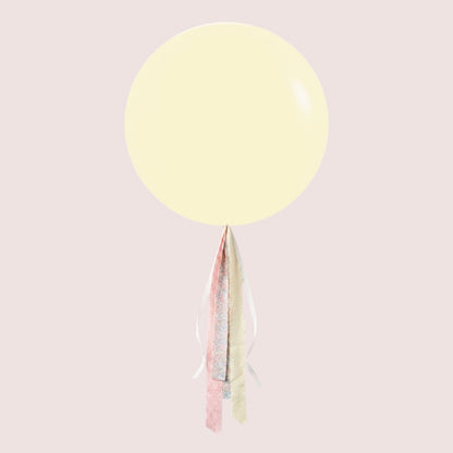 Globo XL 50 cm inflado con helio, cola de telas y peso - AMARILLO PASTEL