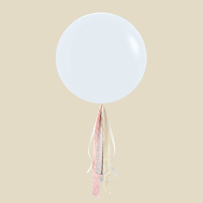 Globo XL 50 cm inflado con helio, cola de telas y peso - BLANCO