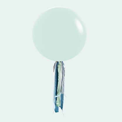 Globo XL 50 cm inflado con helio, cola de telas y peso - VERDE PASTEL