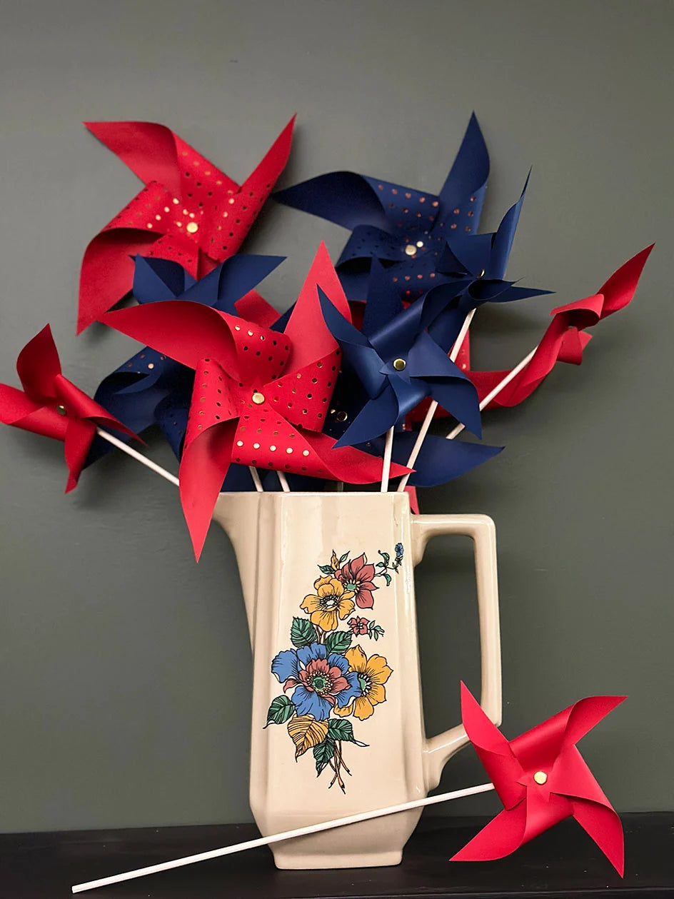 Remolinos decorativos de Papel - azul y rojo
