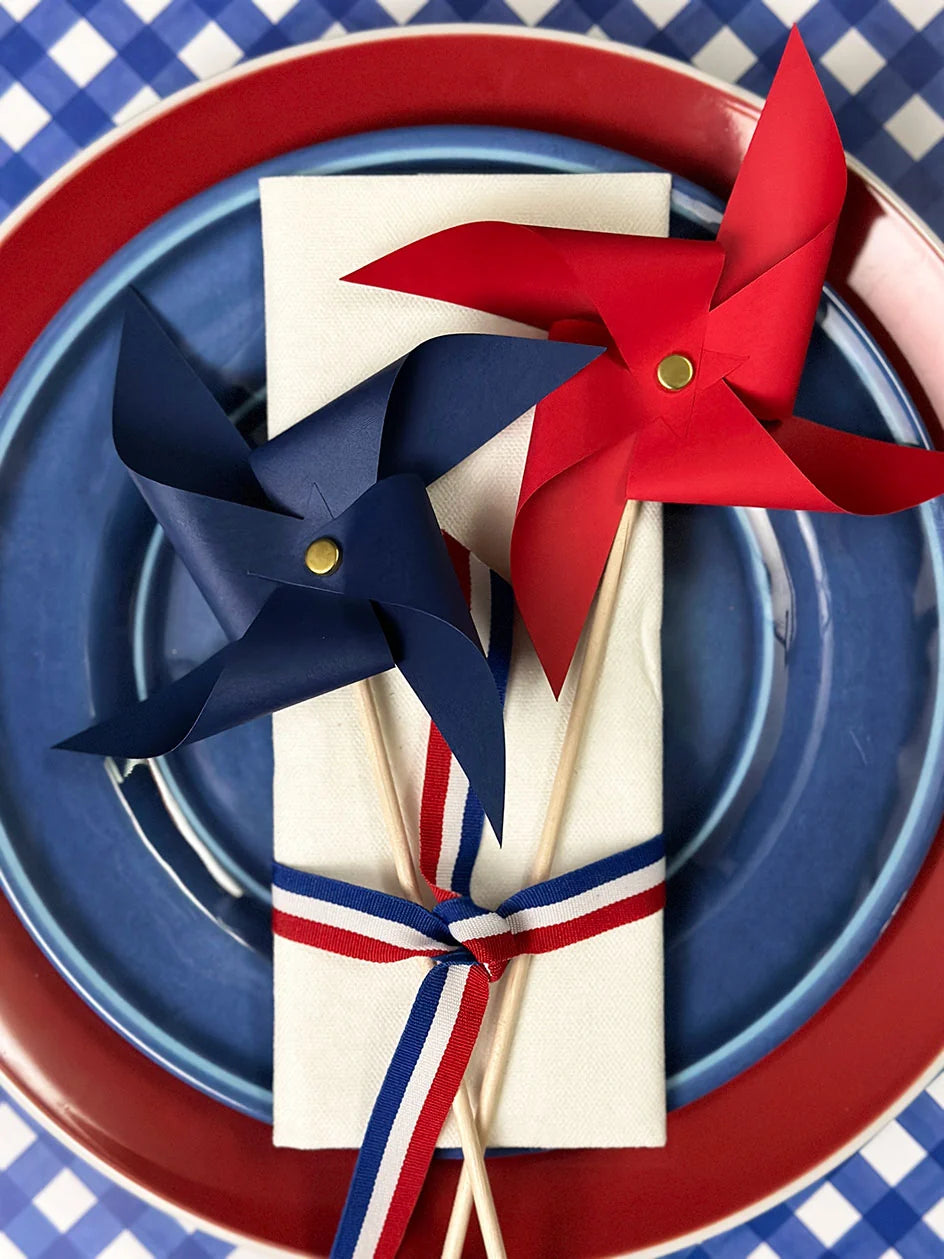 Remolinos decorativos de Papel - azul y rojo