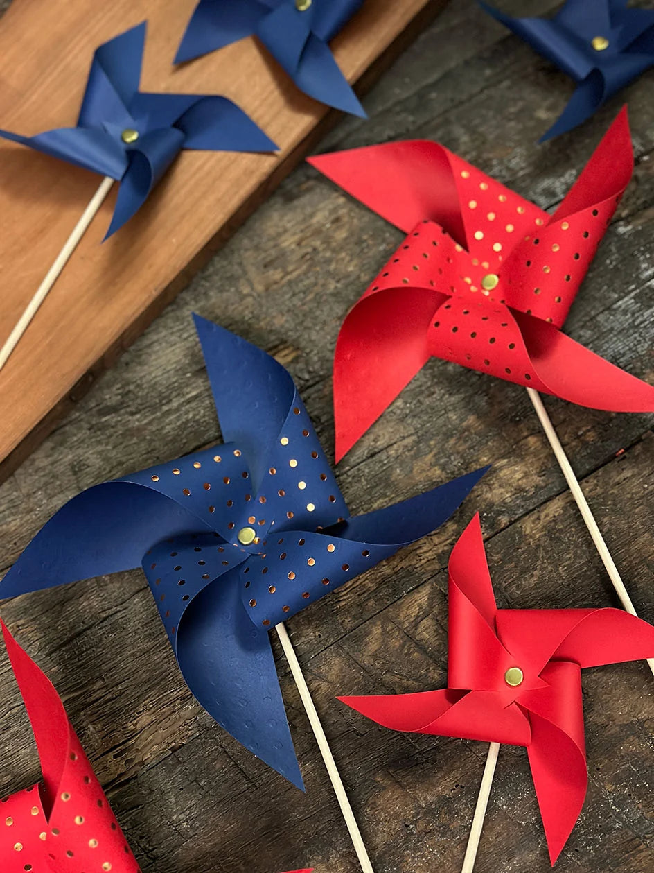 Remolinos decorativos de Papel - azul y rojo