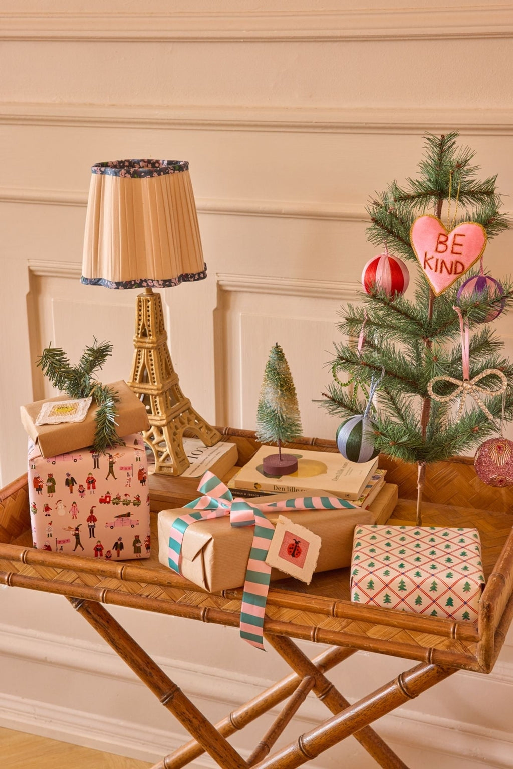 Rollo de papel de regalo - escena de Navidad (70cm x 3m)