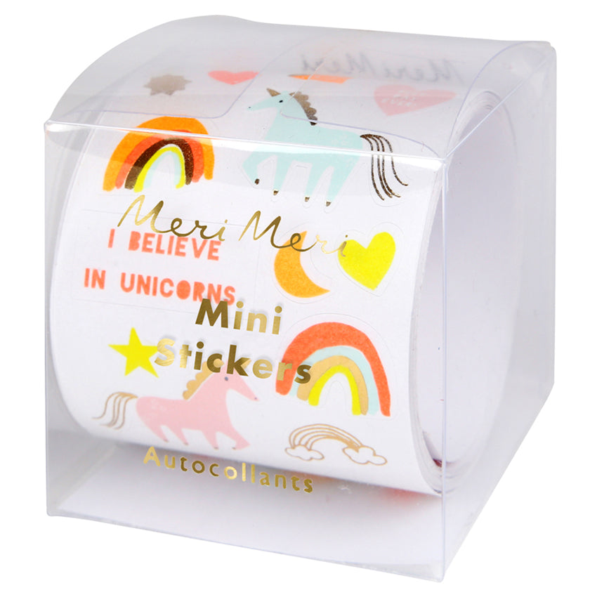 Agrega la magia de los unicornios donde tu quieras, con este rollo de stickers que tiene imágenes de la línea unicornios y arcoiris de Meri Meri.  Vienen en luminosos colores y tiene detalles dorados.