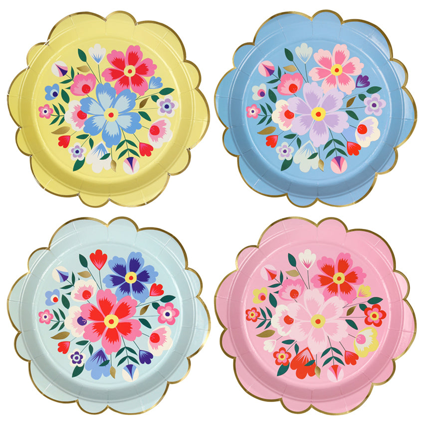 No hay nada mas lindo que estos platos grandes con flores folk de Meri Meri, con inspiración en la región de Kashmiri, India.  Vienen en 4 luminosas combinaciones de colores y tienen la orilla en color dorado, que los hace aún más encantadores !  Combinan muy con todas las líneas básicas de Meri Meri.