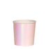 nueva forma ...  la linea "Beautiful Basics" de Meri Meri es ultra combinable, pero de básica ... nada !  De color rosado iridiscente, son bajos e ideales para fiestas de adultos.  Sirven para bebidas frías y calientes.