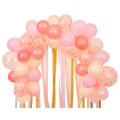 Guirnalda de globos rosados con tiritas