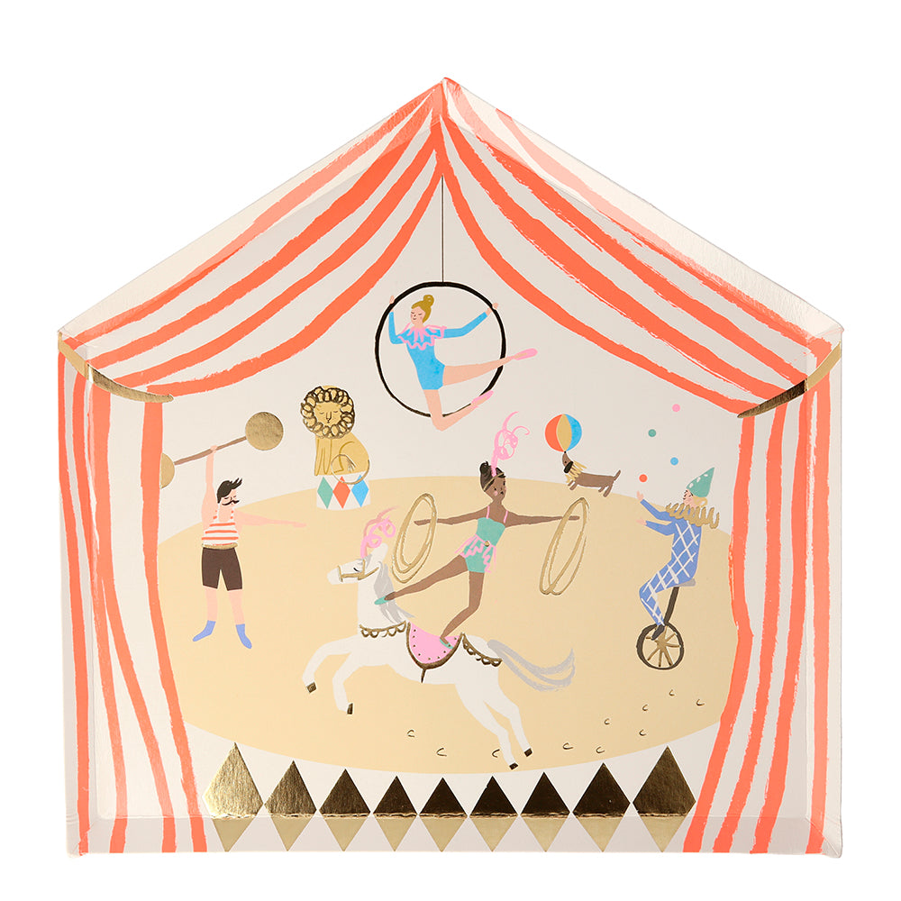 Platos con forma de carpa de circo